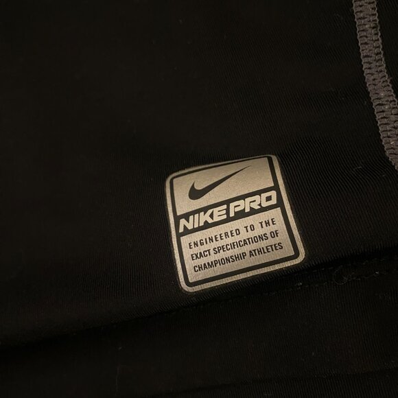 Nike Pro - Sleeveless Compression Base Layer Top - Large Black - Picture 4 of 6